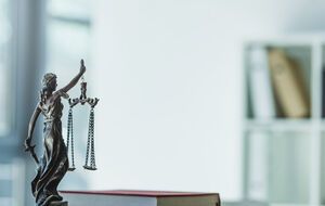 За інформацією прокуратури, із бюджету комунального підприємства як роялті сплачували кошти фізичним особам