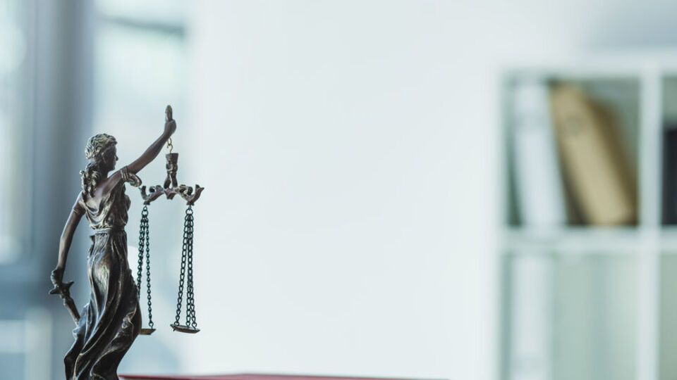По информации прокуратуры, из бюджета коммунального предприятия в качестве роялти уплачивались средства физическим лицам