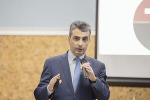 Шлосберг: Частично на Донбассе были военнослужащие регулярных войск РФ, и по ним, я полагаю, точные сведения есть