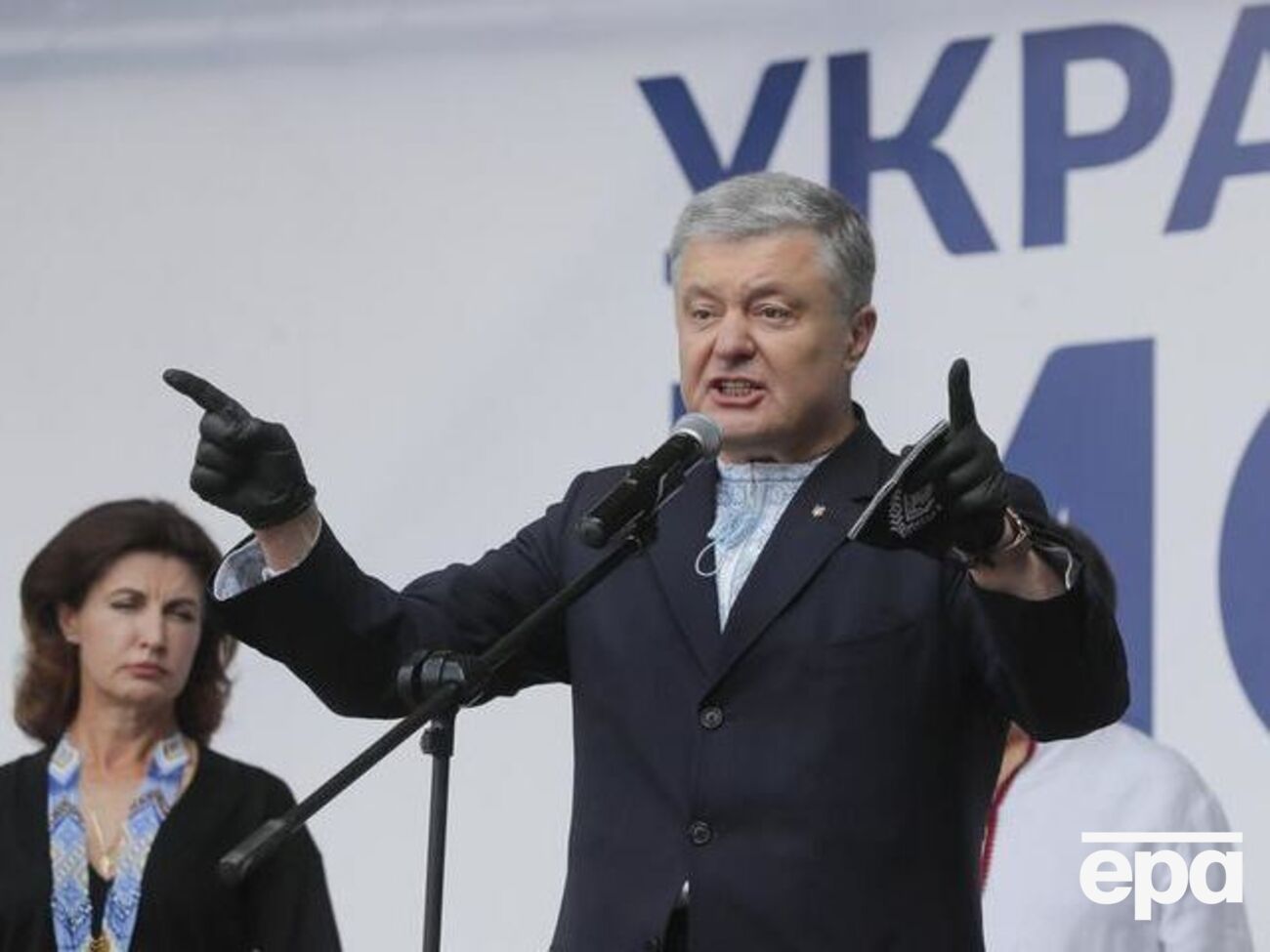 18 июня три производства против Порошенка (на фото), открытые по заявлениям Портнова, были закрыты