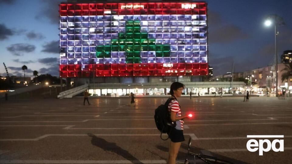 Нове підсвічування з'явилося на мерії ввечері 5 серпня