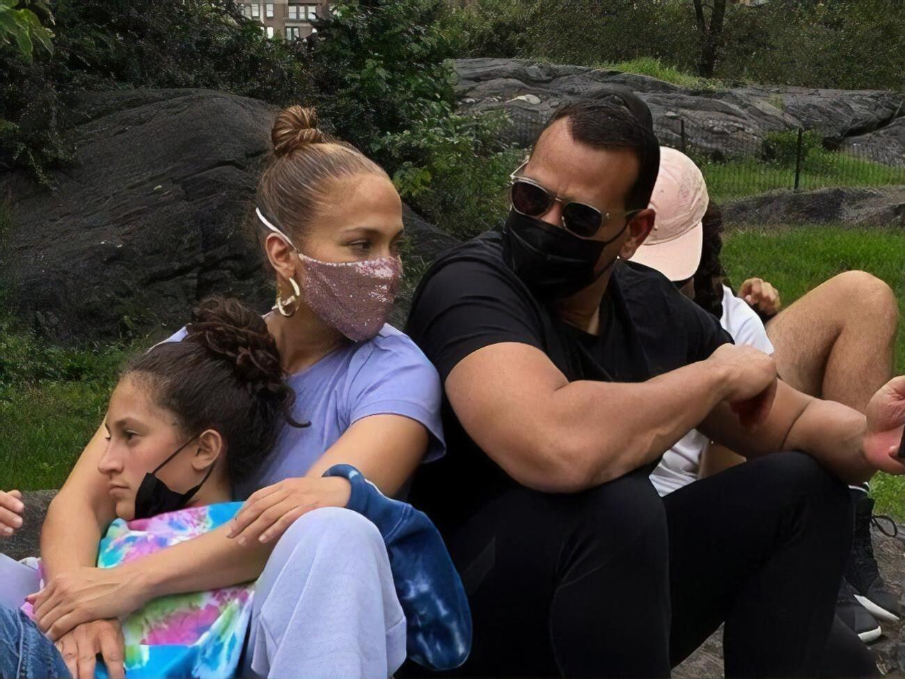 Лопес: Носить маски – значит проявлять заботу