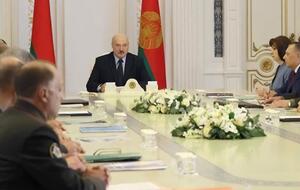 Лукашенко: Не надо нас пугать американцами, натовцами. Не американцы и не натовцы сюда прислали 33 человека