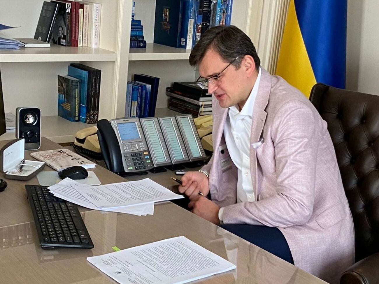 Кулеба зазначив, що у президентів України та Білорусі була конструктивна розмова