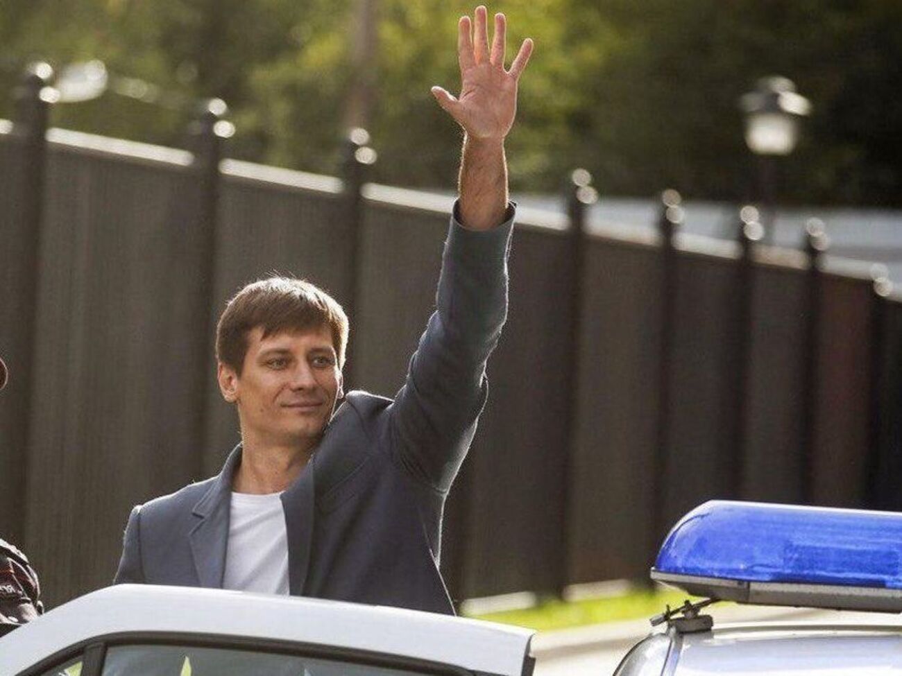 В РФ за пять лет раздавили тракторами и сожгли 36 тыс. тонн "санкционной" еды. В стране с 20 млн нищих, где средняя зарплата – дай бог, $500