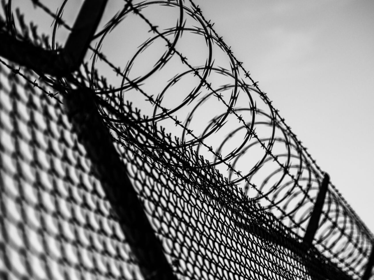 Тюрми стоять на великих земельних ділянках з інженерними мережами