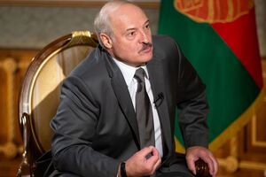 Лукашенко: Путін не буде триматися посинілими руками за владу