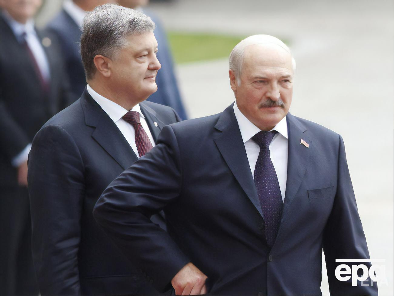 Лукашенко:&nbsp;Вряд ли Порошенко, когда произносил "дорогой Александр Григорьевич", так и думал