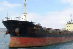 Rhosus простоял у берегов Бейрута с 2013 года и затонул два года назад