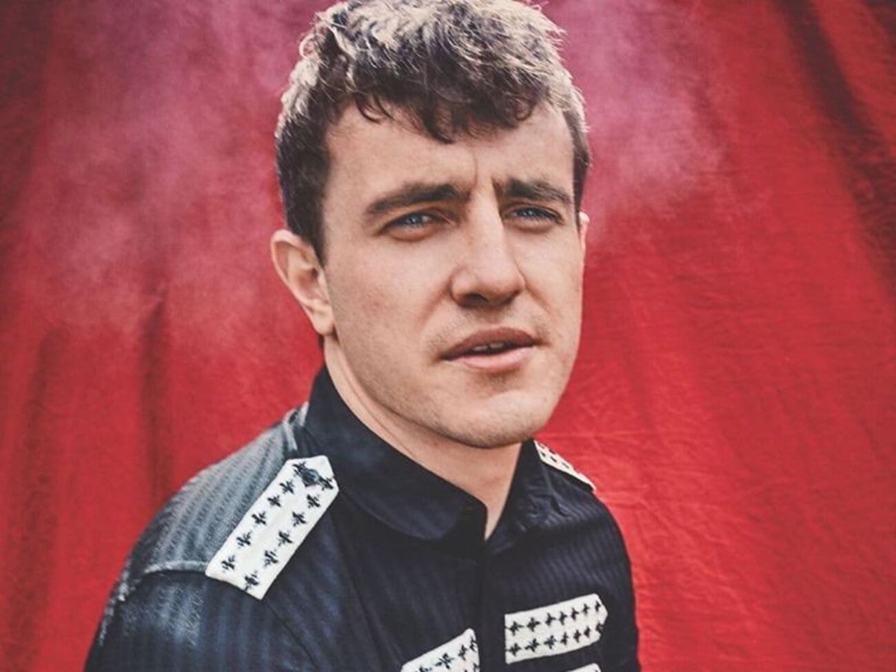 Пол Мескаль зіграв у кліпі закоханого героя