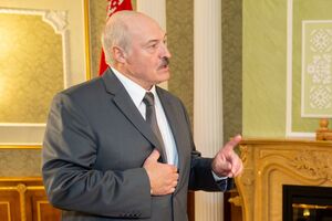 Лукашенко розповів, що п'є потрошку