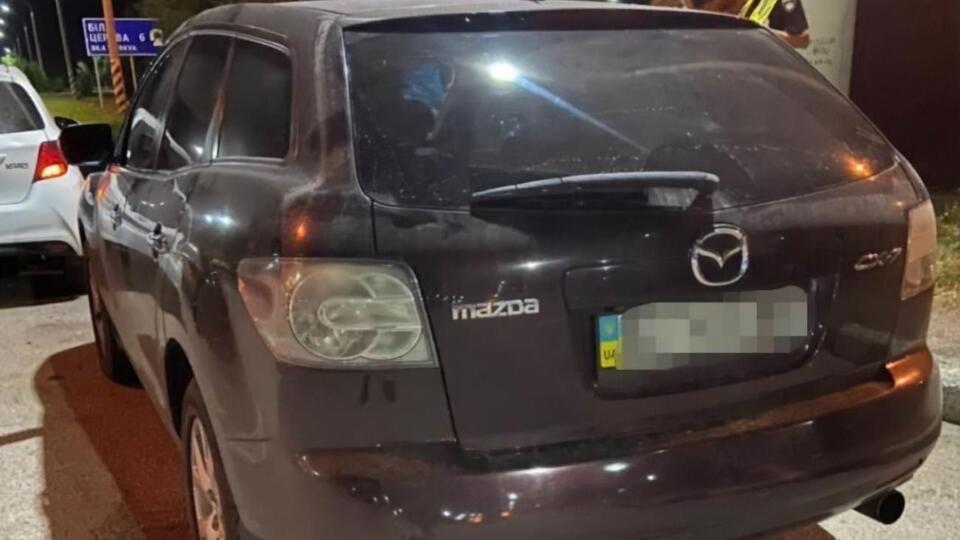 У поліції стверджують, що нападник "раптово" вибіг з автомобіля
