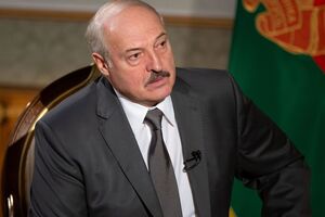 Лукашенко: Вы знаете, мне жаль Зеленского. Он попал, как кур в ощип