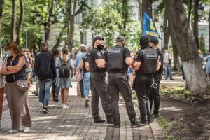 Карантин действует в Украине с 11 марта