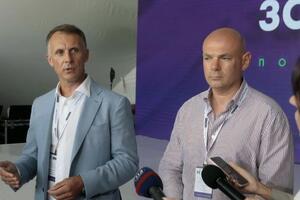 Игорь Палица (справа) убежден, что перемены нужны не только на местном уровне