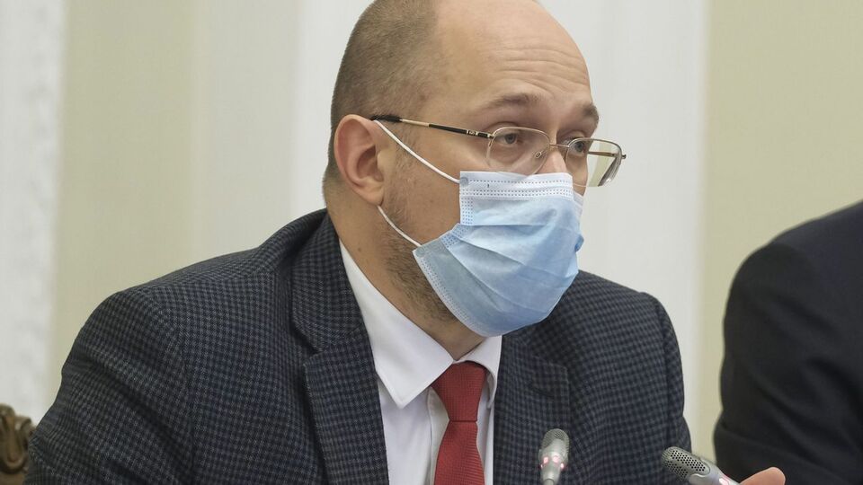 Шмигаль: Лікарі вчаться, і світ вчиться