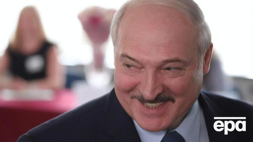 Лукашенко сказав, що домовився з Путіним з'ясувати ситуацію із затриманими росіянами