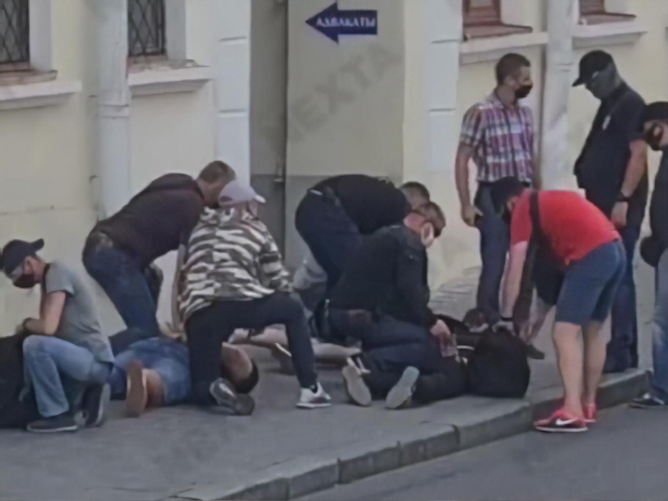 "Дождь" повідомив про затримання своїх журналістів