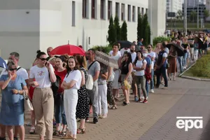 Виборчі дільниці закрили о 20.00, незважаючи на те, що багато охочих не встигло проголосувати
