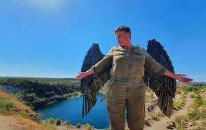 Савченко: Поки ми маємо свою державу, у кожного українця є і Карпатські гори, і Чорне море, і Олешківські піски, і Волинські озера. У кожного українця є не тільки свій регіон, а вся Україна!