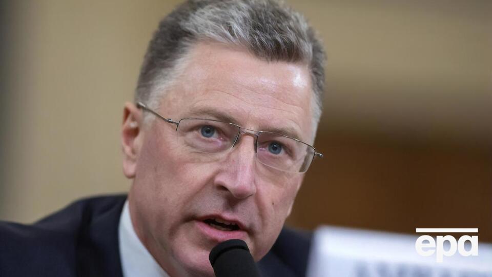 Волкер одержав посаду в компанії BGS Rail, яка надає люкові напіввагони в довгострокову оренду