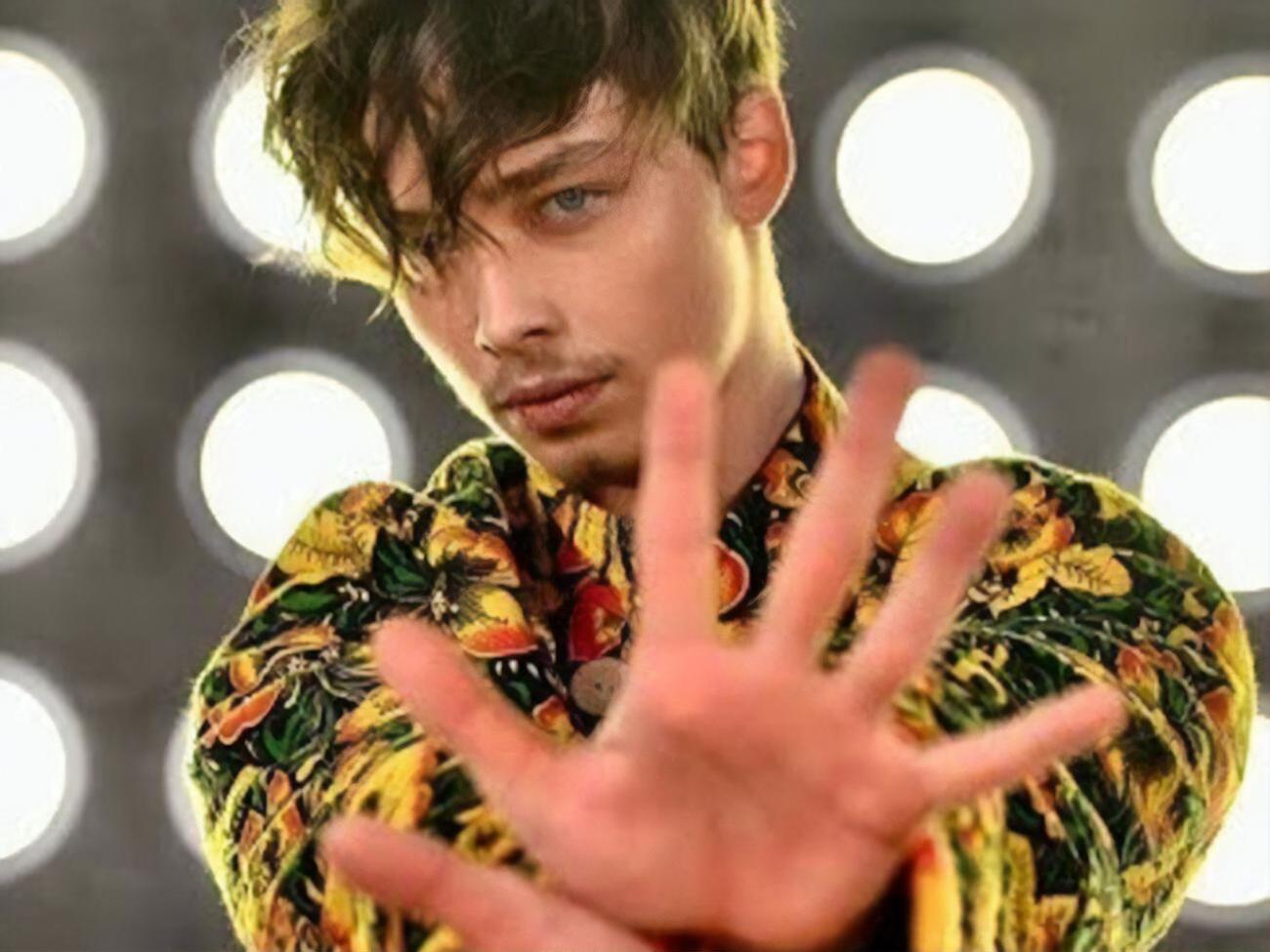 Сын Королевой и Тарзана называет себя Архипом Греком