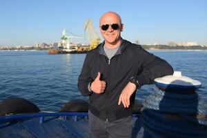 Геннадий Труханов назвал подъем танкера сверхсложной и "даже нейрохирургической операцией"