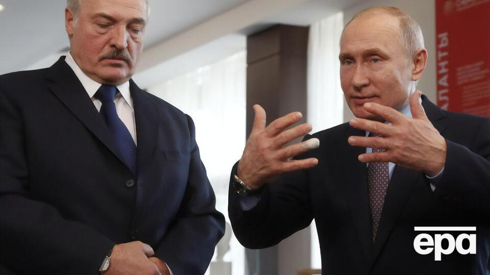 Лукашенко (на фото зліва) анонсував візит до РФ, щоб "розставити крапки над "i" під час перемовин із Путіним