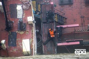 Танкер Delfi затонул возле пляжа в Одессе во время шторма в ноябре 2019 года