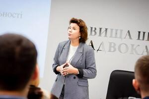 Марина Ставнийчук: Половина адвокатов Киева уже побывала на допросах в НАБУ, что подрывает реальное доверие к адвокатской деятельности