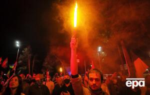 Участники акции зажгли файеры