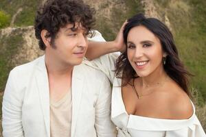 Джамала о дуэтном треке с Шуровым: "Эндорфины" – для того, чтобы улыбаться, чтобы влюбляться и подарить слушателям немного легкости, которой нам всем так не хватает