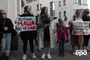 Люди виходять на протести в Білорусі з 9 серпня