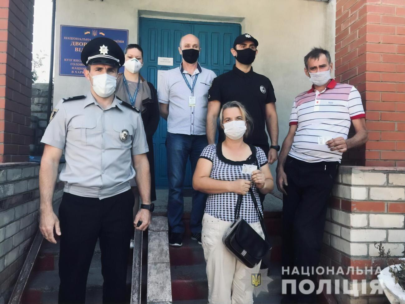 Зазвичай процедура оформлення паспорта триває приблизно два тижні, у поліції скоротили цей строк