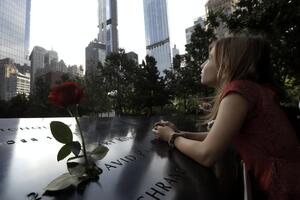 В США вспоминают жертв террористических атак 11 сентября 2001 года. Фоторепортаж