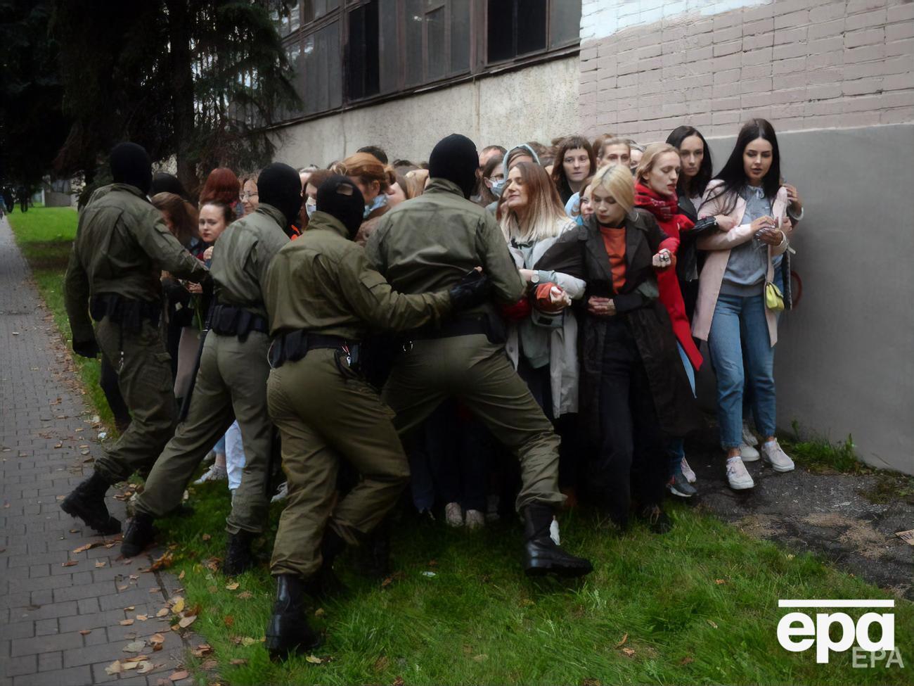 Протести в Білорусі тривають понад місяць, за цей час силовики затримали приблизно 10 тис. осіб