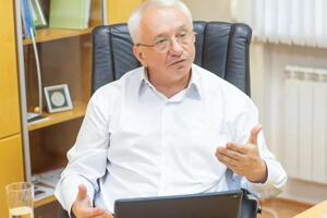Алексей Кучеренко: Вот эта непоследовательность делает все потуги детективов похожими на банальную заказуху. Одних олигархов против других