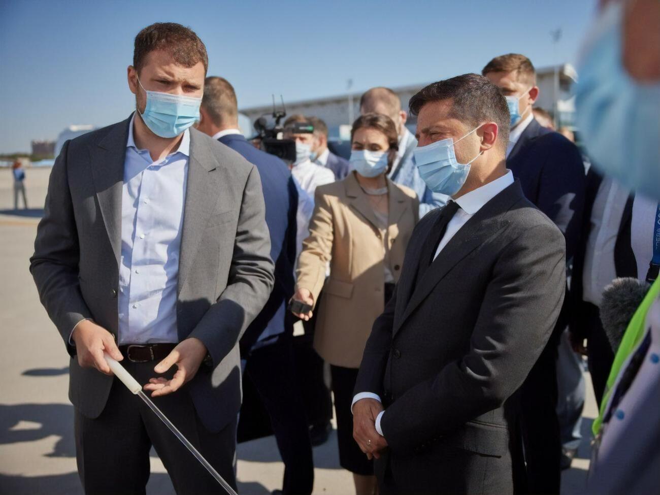 Про перебіг реконструкції аеродромного комплексу президенту розповів Криклій