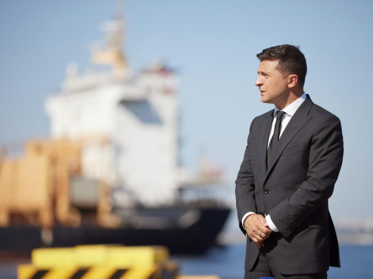 Зеленский заявил, что владельцы хотели распилить танкер Delfi на металл