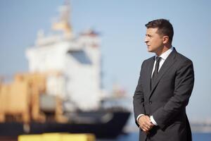 Зеленский заявил, что владельцы хотели распилить танкер Delfi на металл