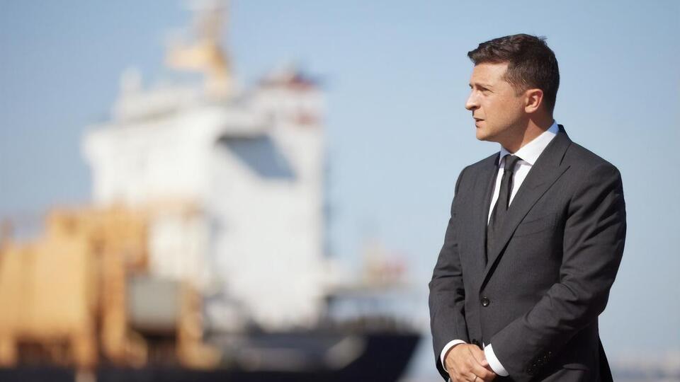 Зеленский заявил, что владельцы хотели распилить танкер Delfi на металл