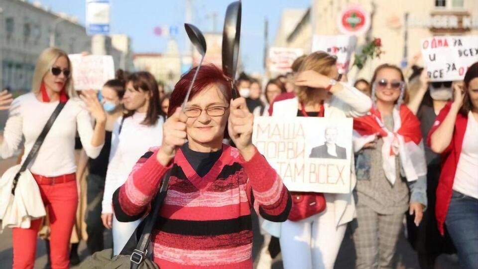Женский марш в Минске прошел с жестким задержанием демонстрантов. Фоторепортаж