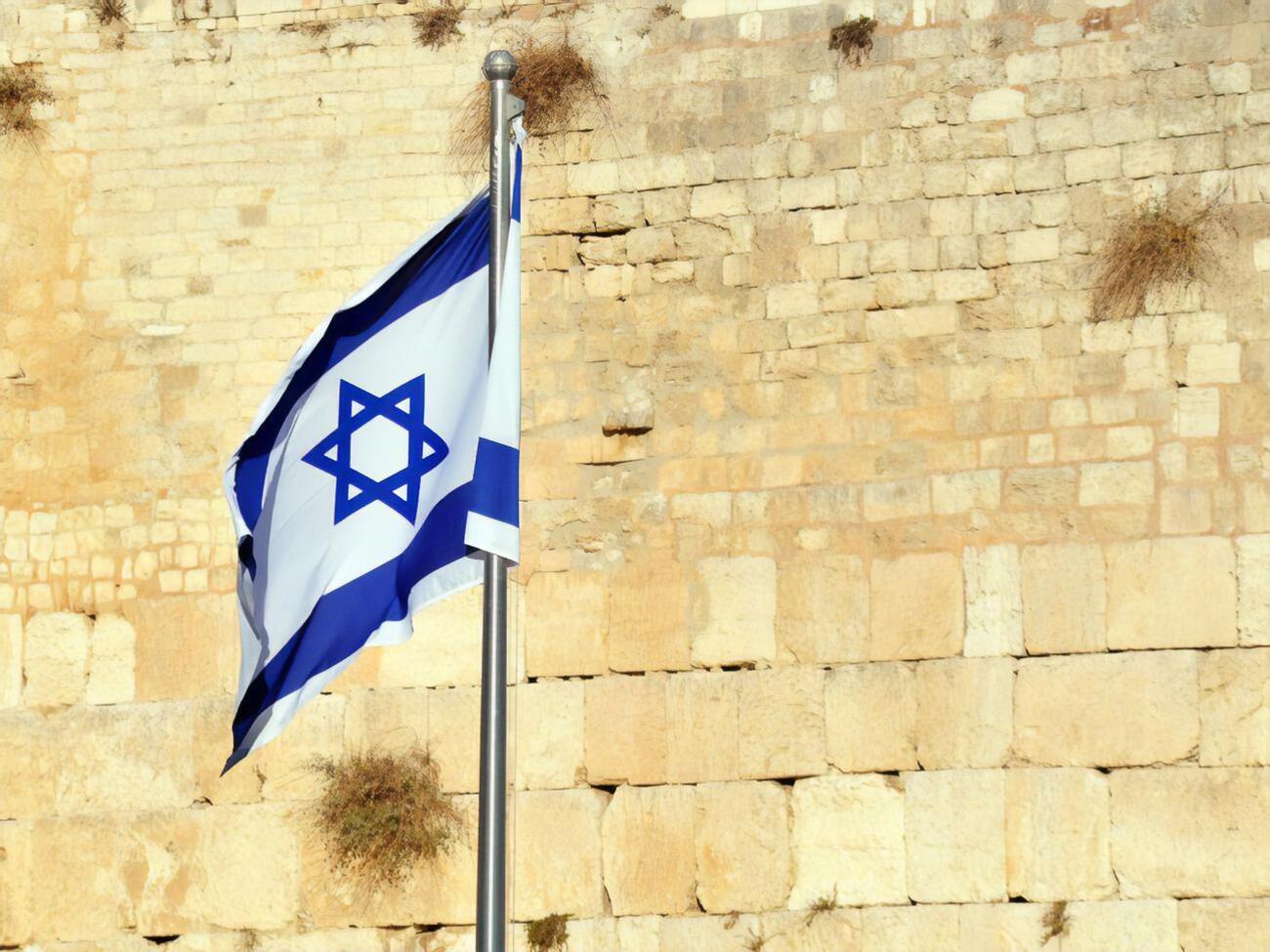 Израиль налаживает отношения с двумя арабскими государствами &ndash; ОАЭ и Бахрейном