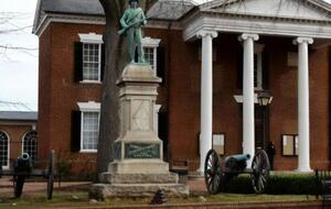 Статую снесли 12 сентября