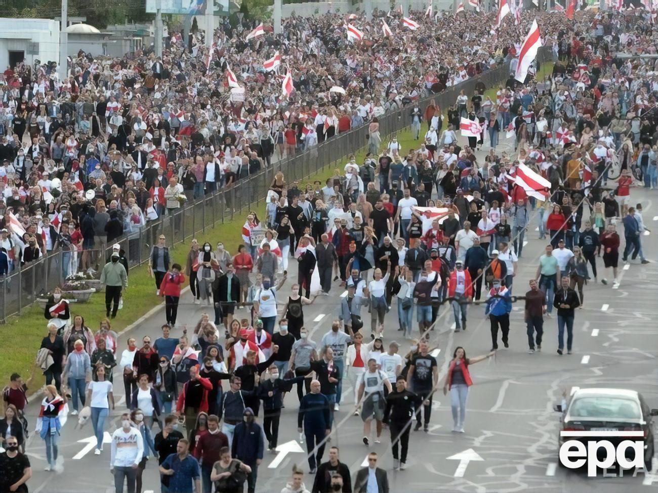 Протести в Білорусі тривають понад місяць