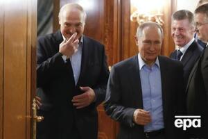 СМИ: Путин считает, что Лукашенко удержится у власти
