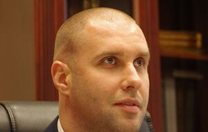 Синегубов: Абсурдность тем, которые "освещаются", их периодичность, и вообще такое внимание ко мне говорит только об одном – о заказном характере этих материалов