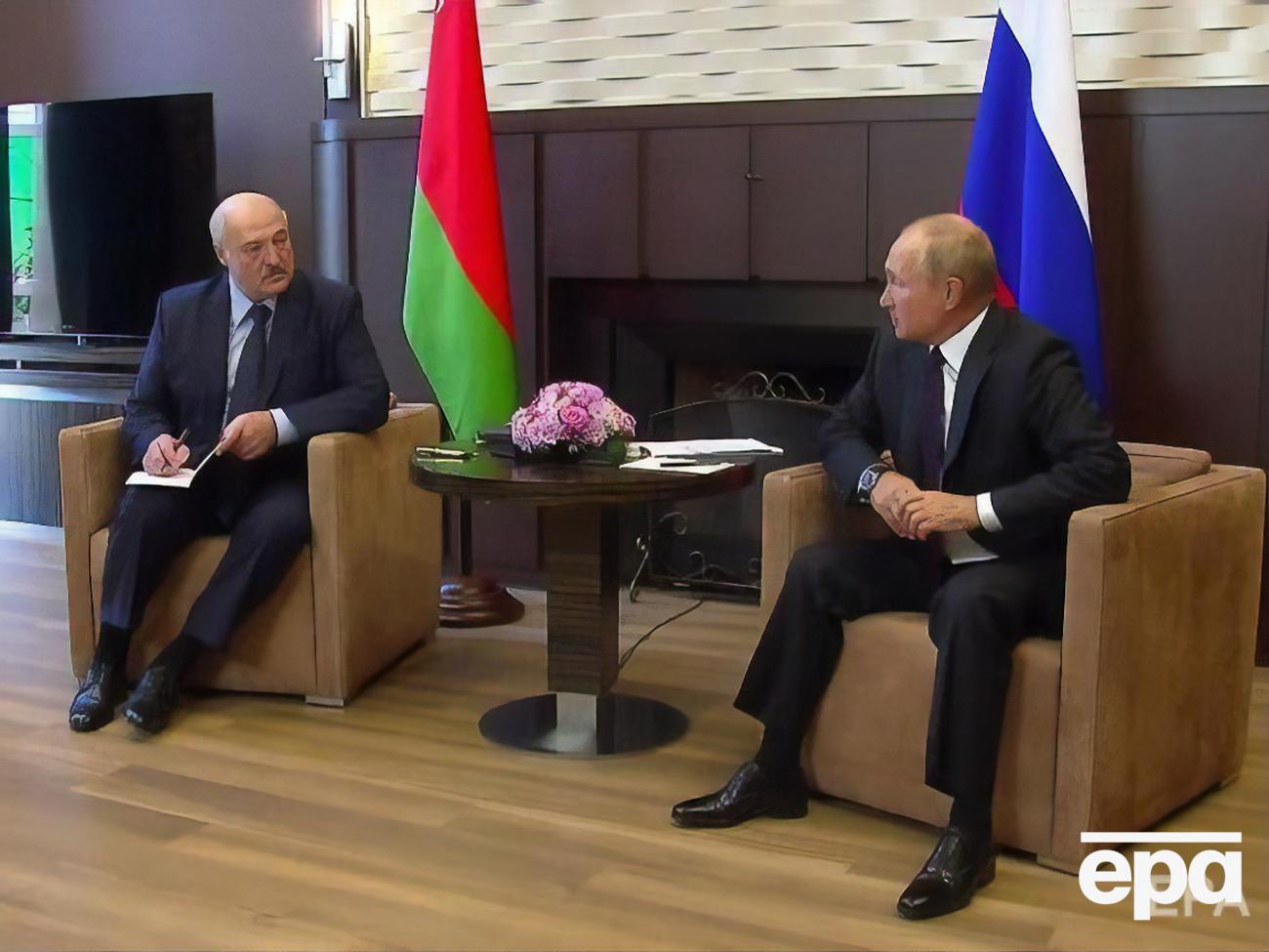 Лукашенко (слева) – Путину: По обороне мы всегда придерживались с вами как люди военные одной тактики