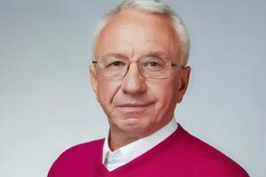 Олексій Кучеренко: Я аплодую і кричу "Вау!" містку і флагштоку. Який, до речі, дуже гарний, тільки на нього немає жодного документа