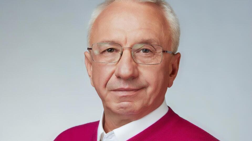 Олексій Кучеренко: Я аплодую і кричу "Вау!" містку і флагштоку. Який, до речі, дуже гарний, тільки на нього немає жодного документа